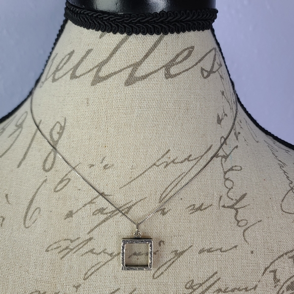 925 Sterling Silver Picture Frame Pendant Charm 18" Box Chain - Picture 2 of 16